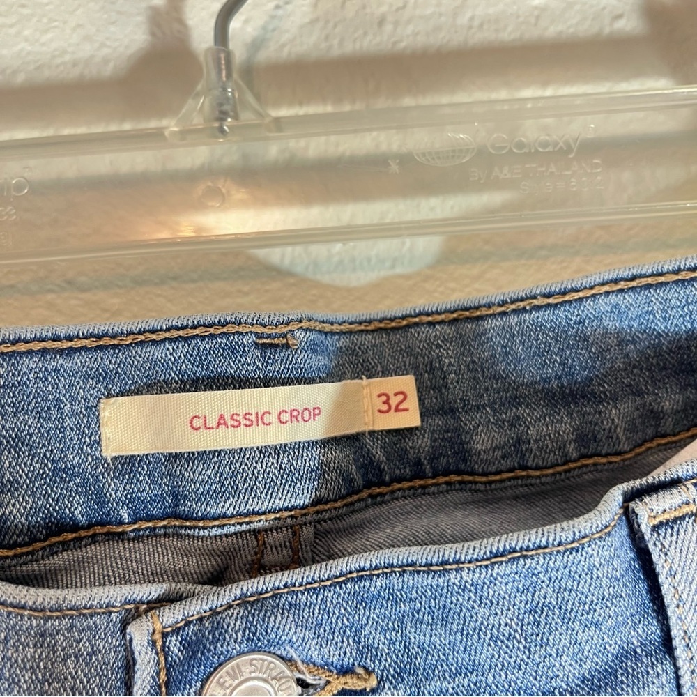 Levi's Women's Classic Crop Blue Jeans - Size 14 / W32 Elastane Retro - Picture 5 of 15